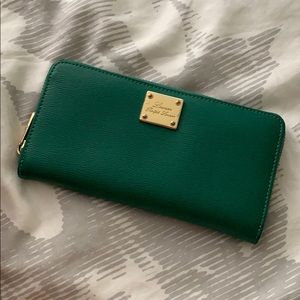 Ralph Lauren Green Wallet - Gold zipper detail